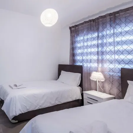Roxanne Penthouse & Jacuzzi 2 Bedroom Apartament *